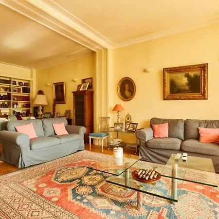 Rare Pearl With A View Of The Eiffel Tower Daire Paris